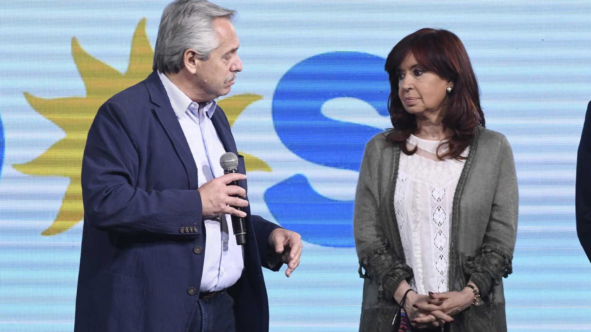 Alberto tras el ataque a Cristina declaró feriado nacional