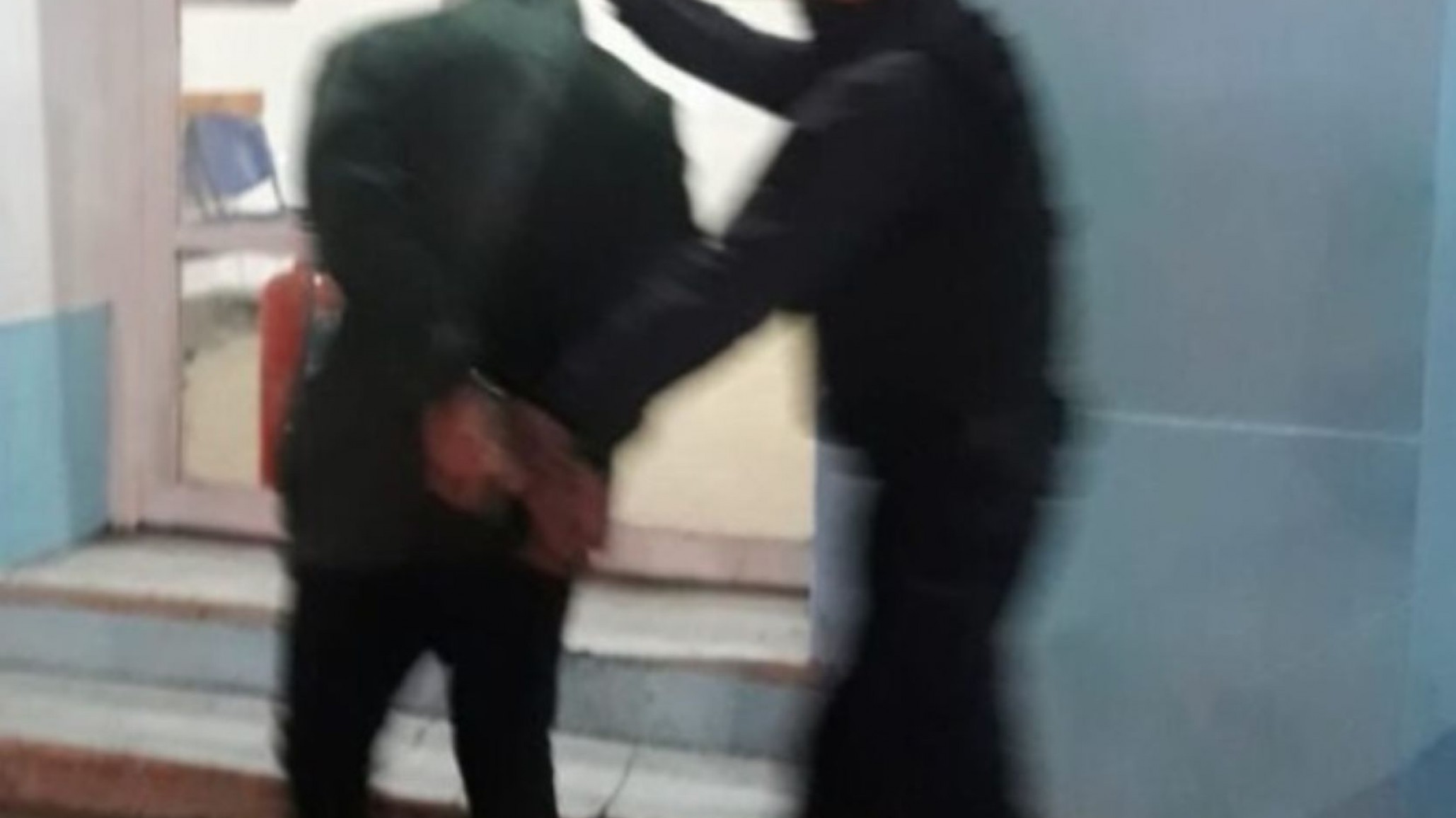 Quedó detenido por llevarse chaleco de $10.000 de una tienda cuando “sonó la alarma”