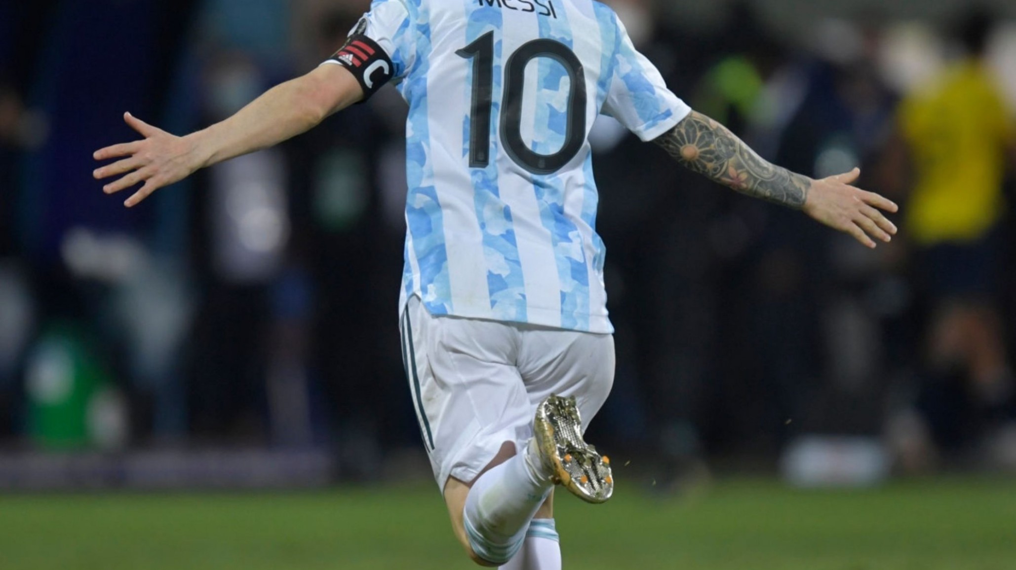 Argentina ganó a Estonia por 5 a 0 con Messi de goleador