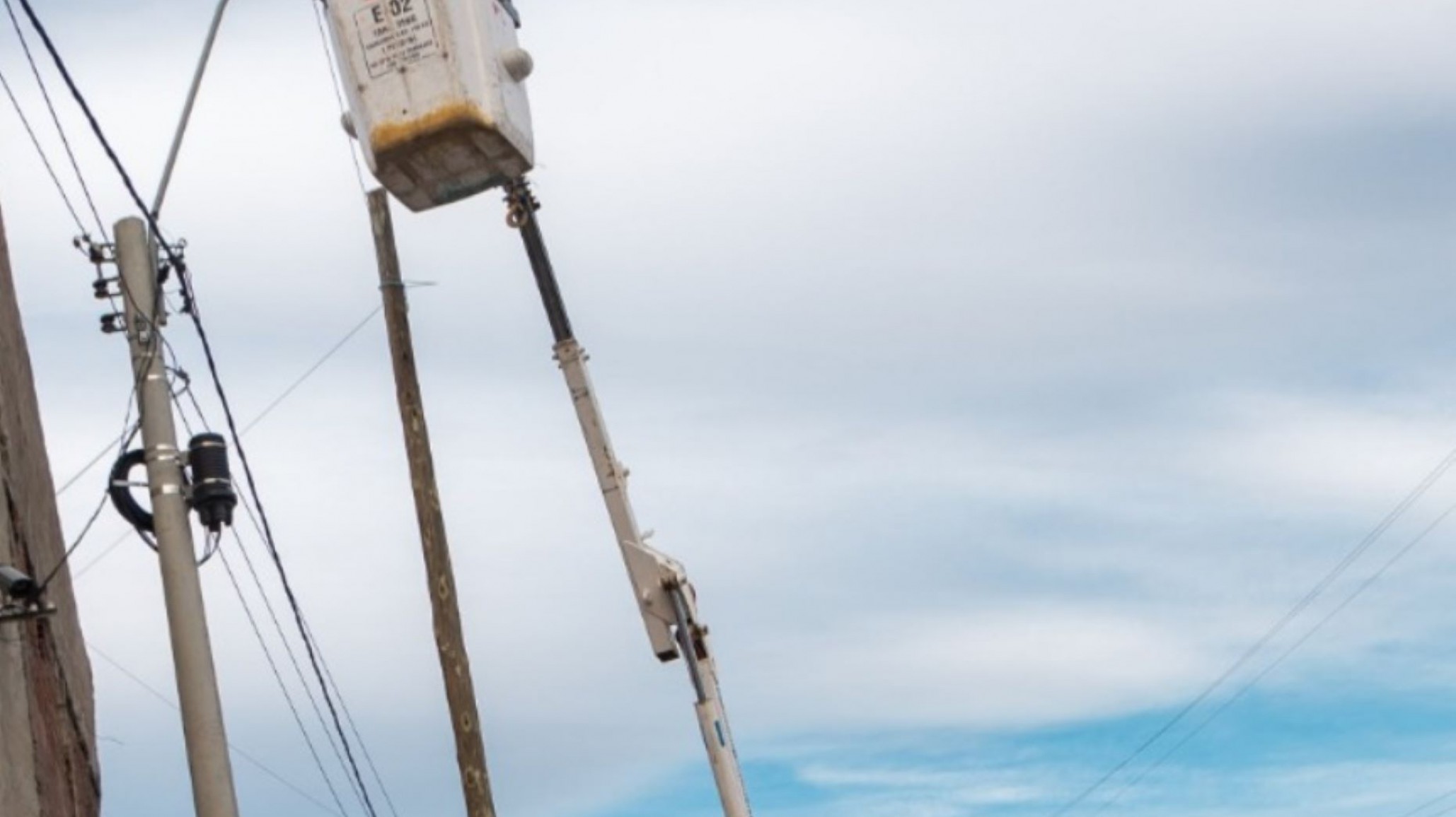 Habrá reducción de calzada por trabajo de alumbrado público y piden precaución a conductores