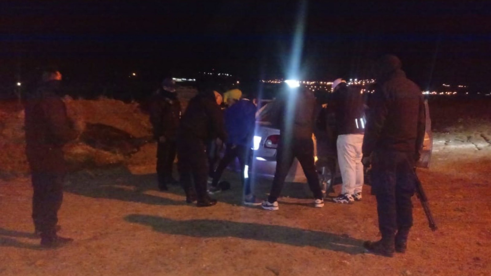 Cinco hombres ingresaron a cumpleaños de 15 y uno disparó a invitado