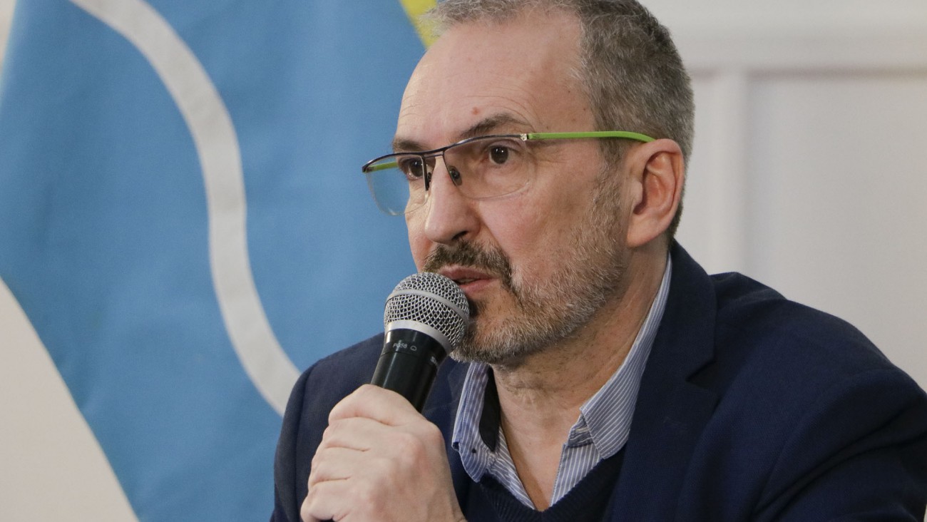 El exministro de Salud advirtió que "es indignante salir de la OMS y el argumento es infantil"