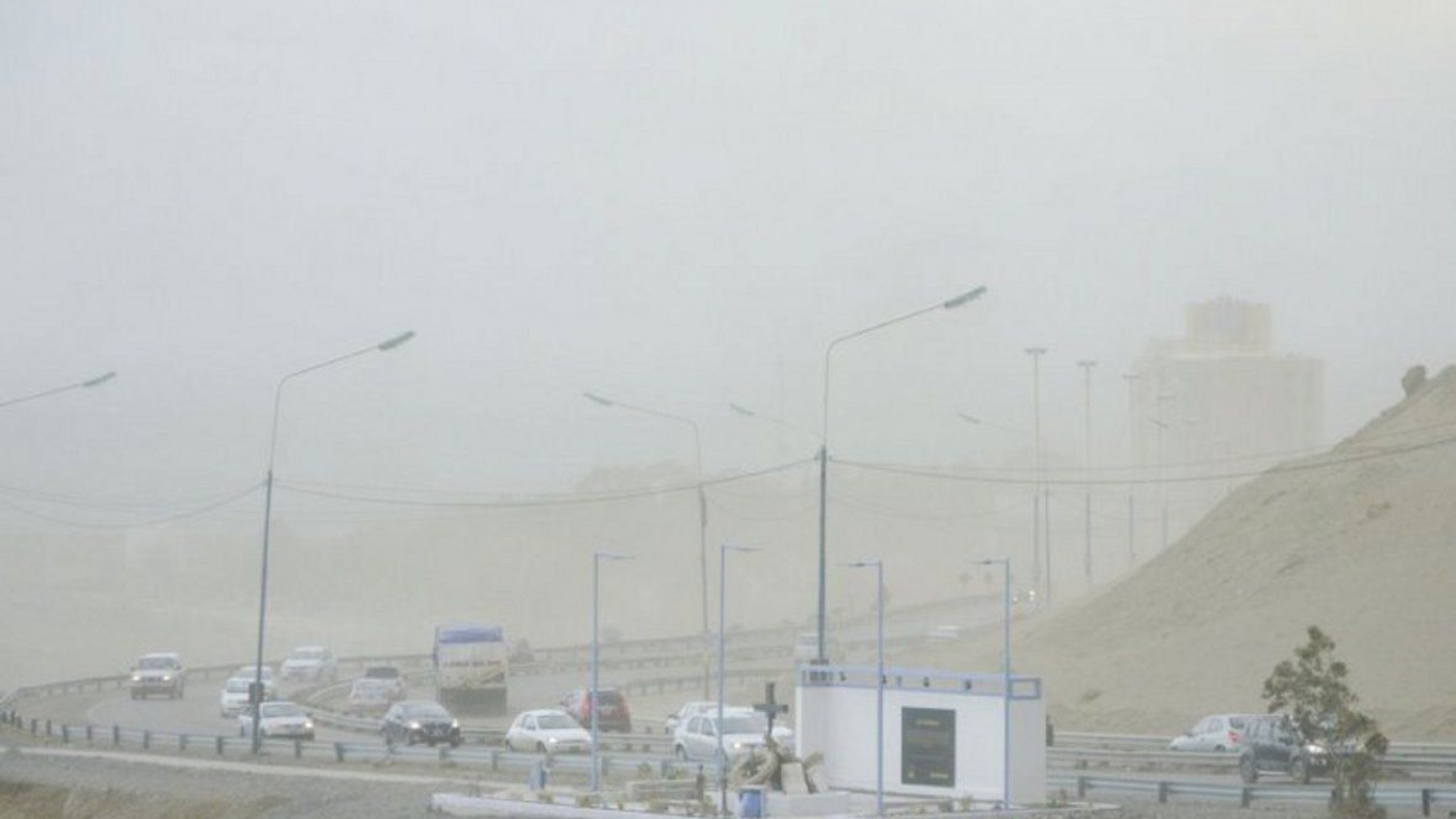 Viento extremo en Comodoro: sin clases, sin colectivos, con servicios suspendidos y rutas restringidas