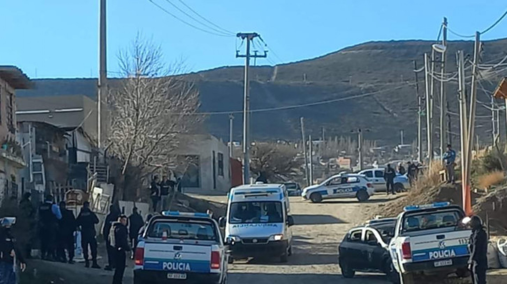 El delincuente que prendió fuego la casa de mujer embarazada está internado y con custodia policial