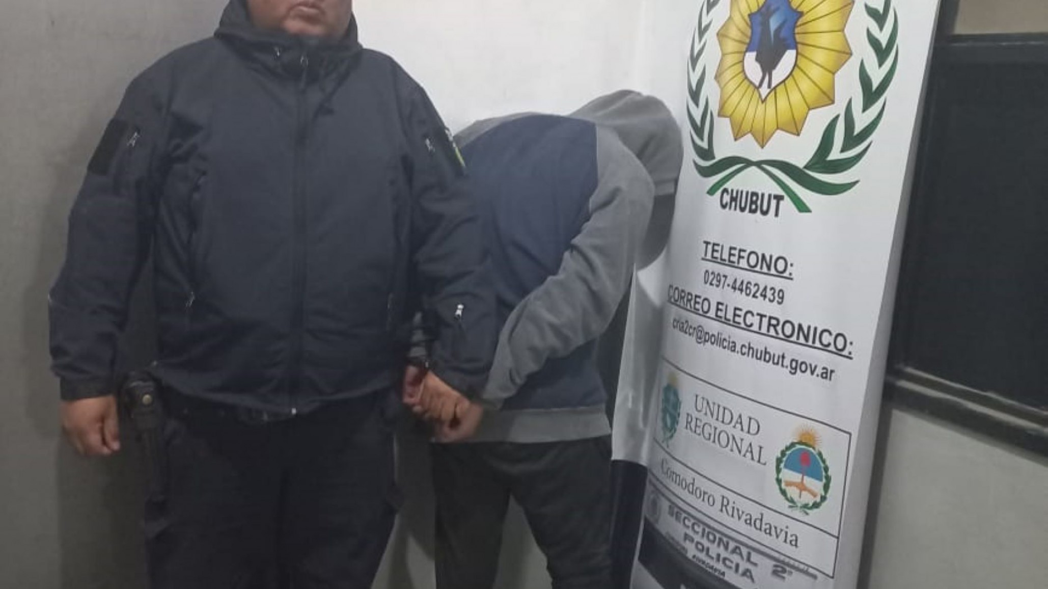 Raid delictivo: se metió en una casa, quiso apuñalar a un policía y antes robó celular a peatón