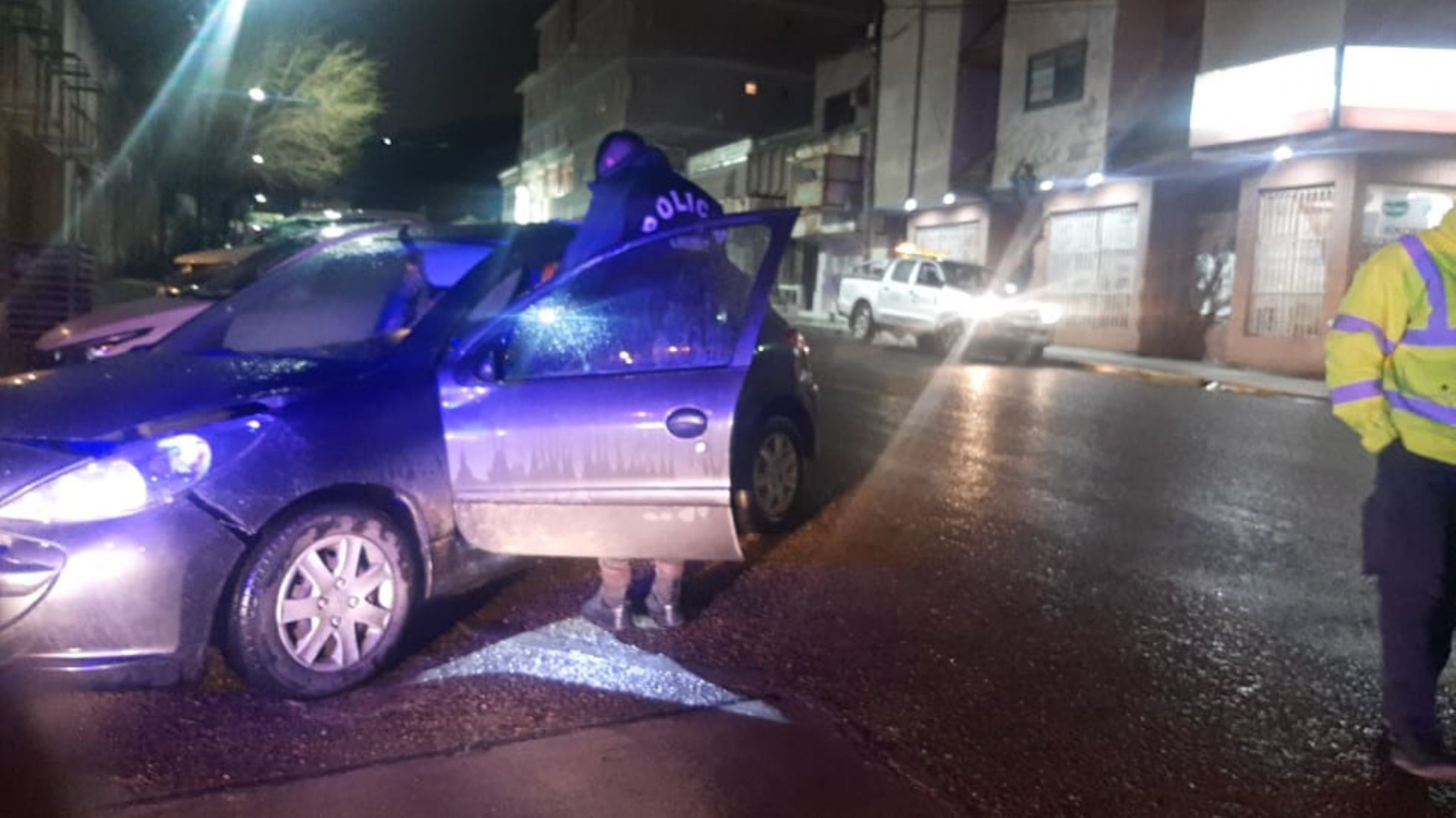 Chocó camioneta estacionada, conducía con 2,69 g/l de alcohol en sangre