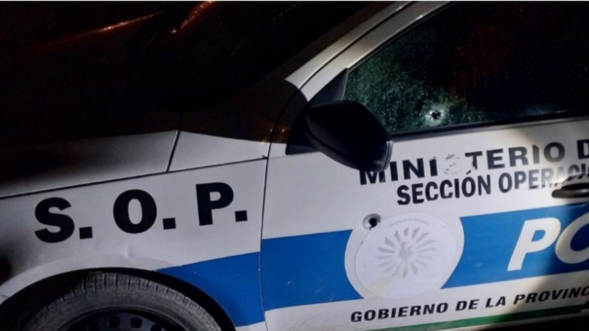 Robó, quiso esconderse en casas de vecinos y lo entregaron a la Policía