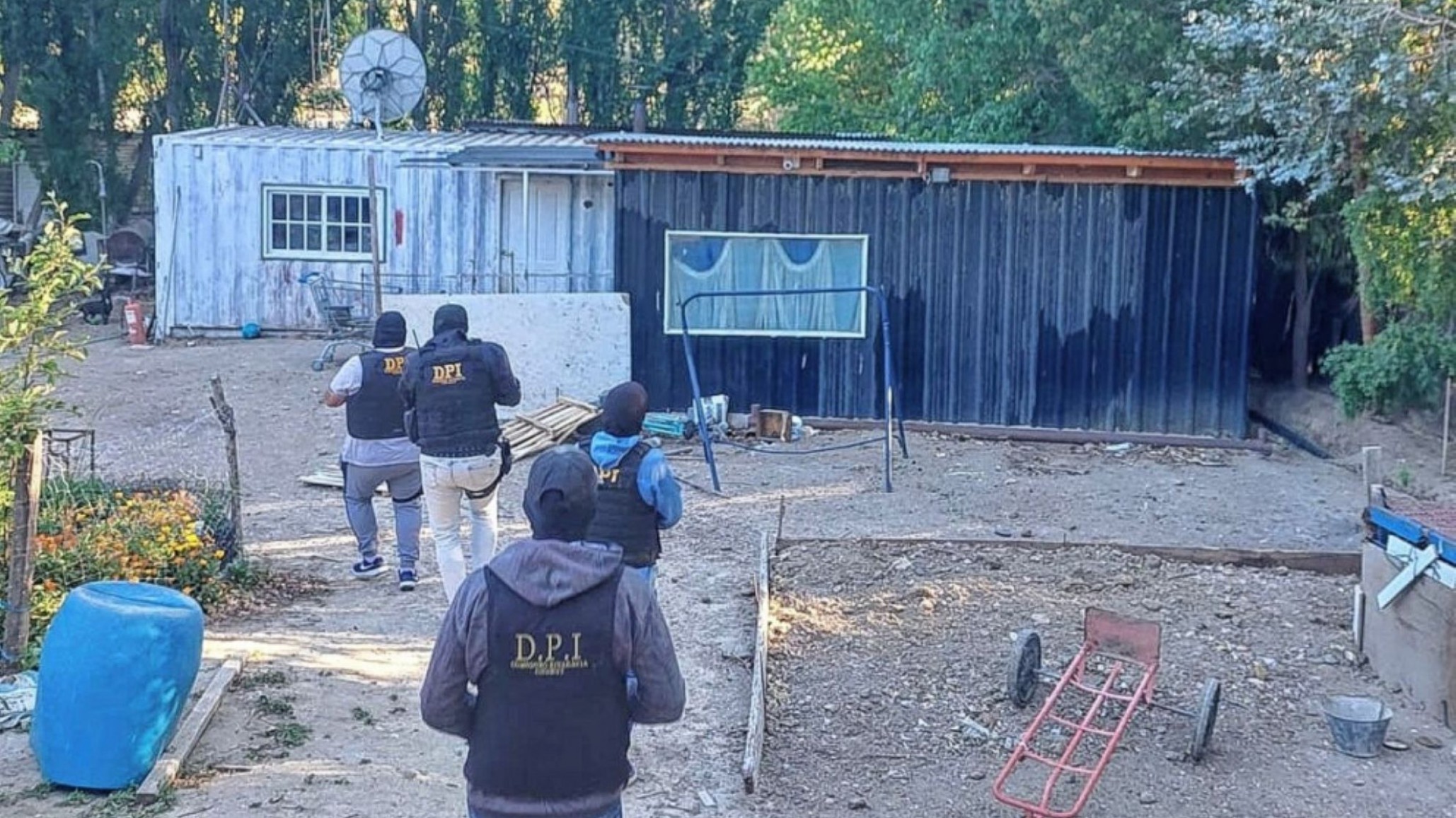 Amenazó de muerte a su ex y cuando lo allanaron tenía dos armas de grueso calibre y más de 250 municiones