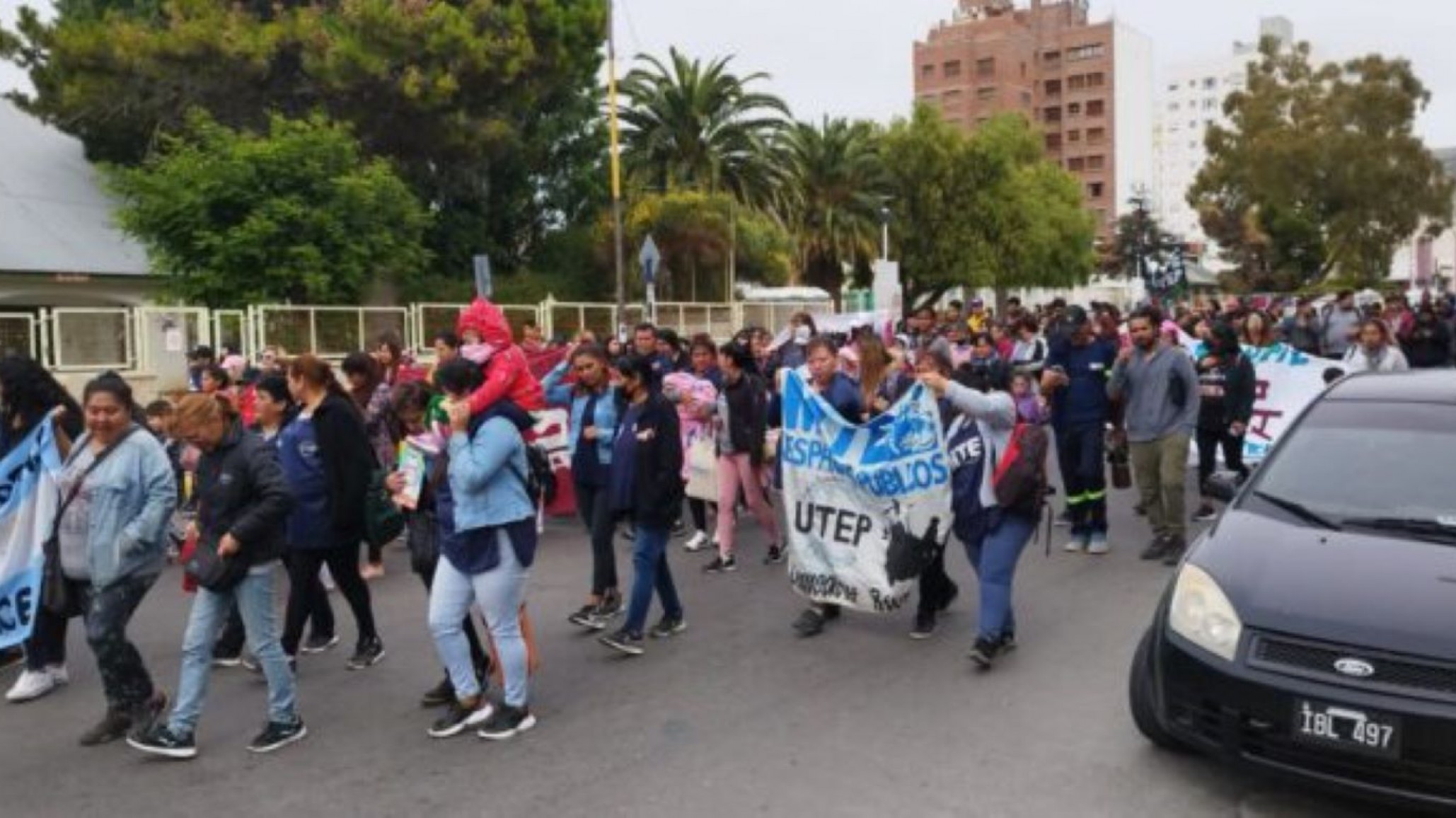 En Comodoro reclamaron planes sociales y apoyaron a Cristina Fernández