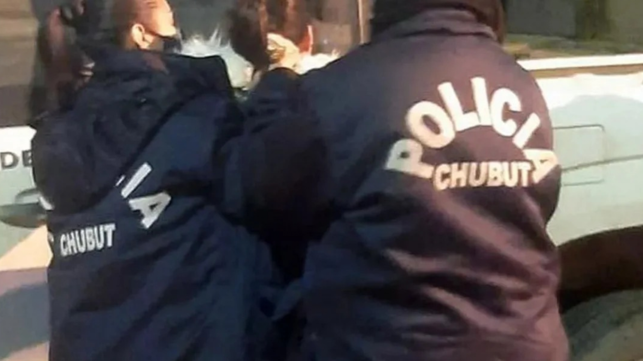 La policía de Trelew pensó que llevaba un arma y “era un holter?