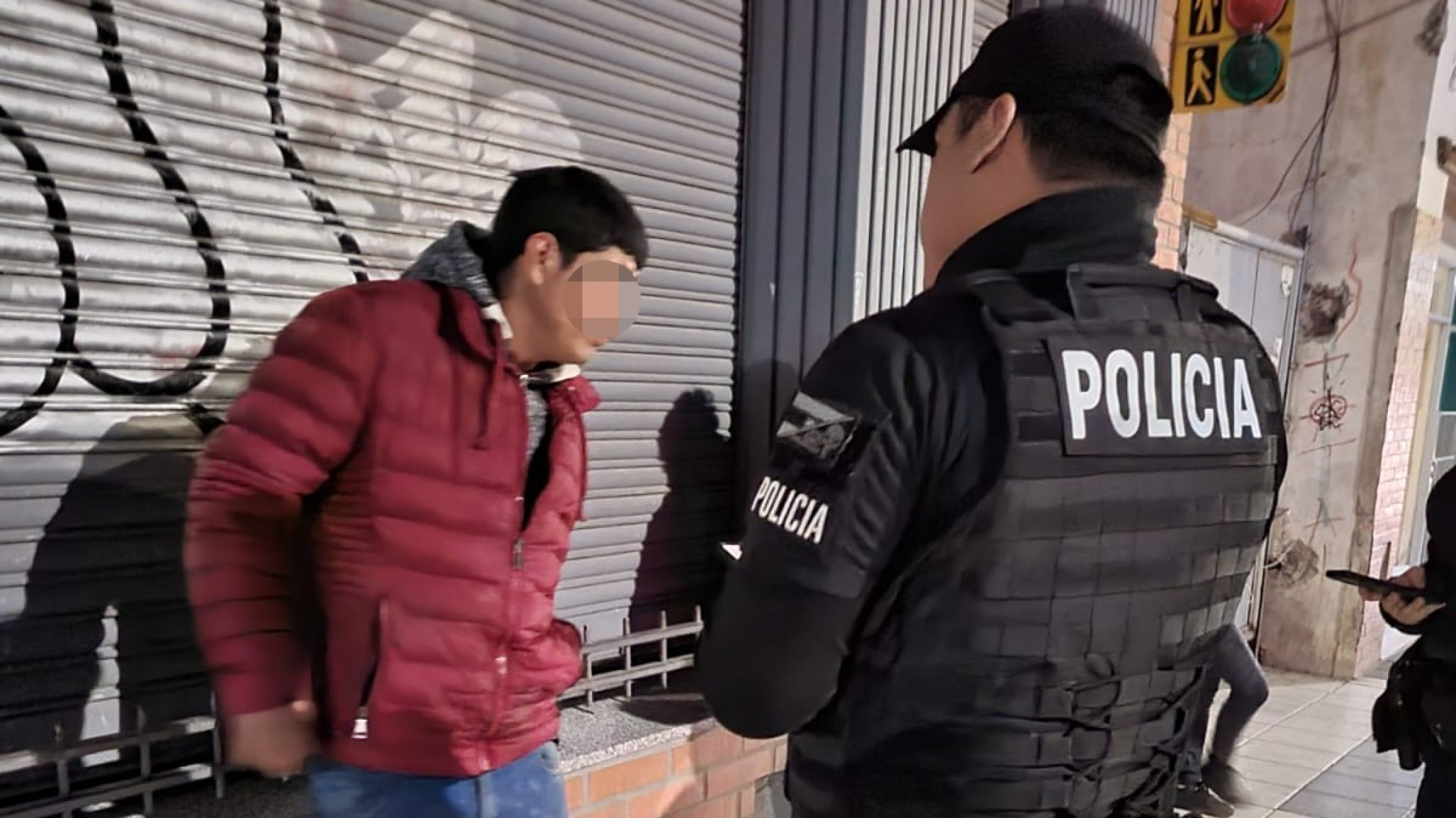 Hubo una pelea entre amigos y uno resultó apuñalado