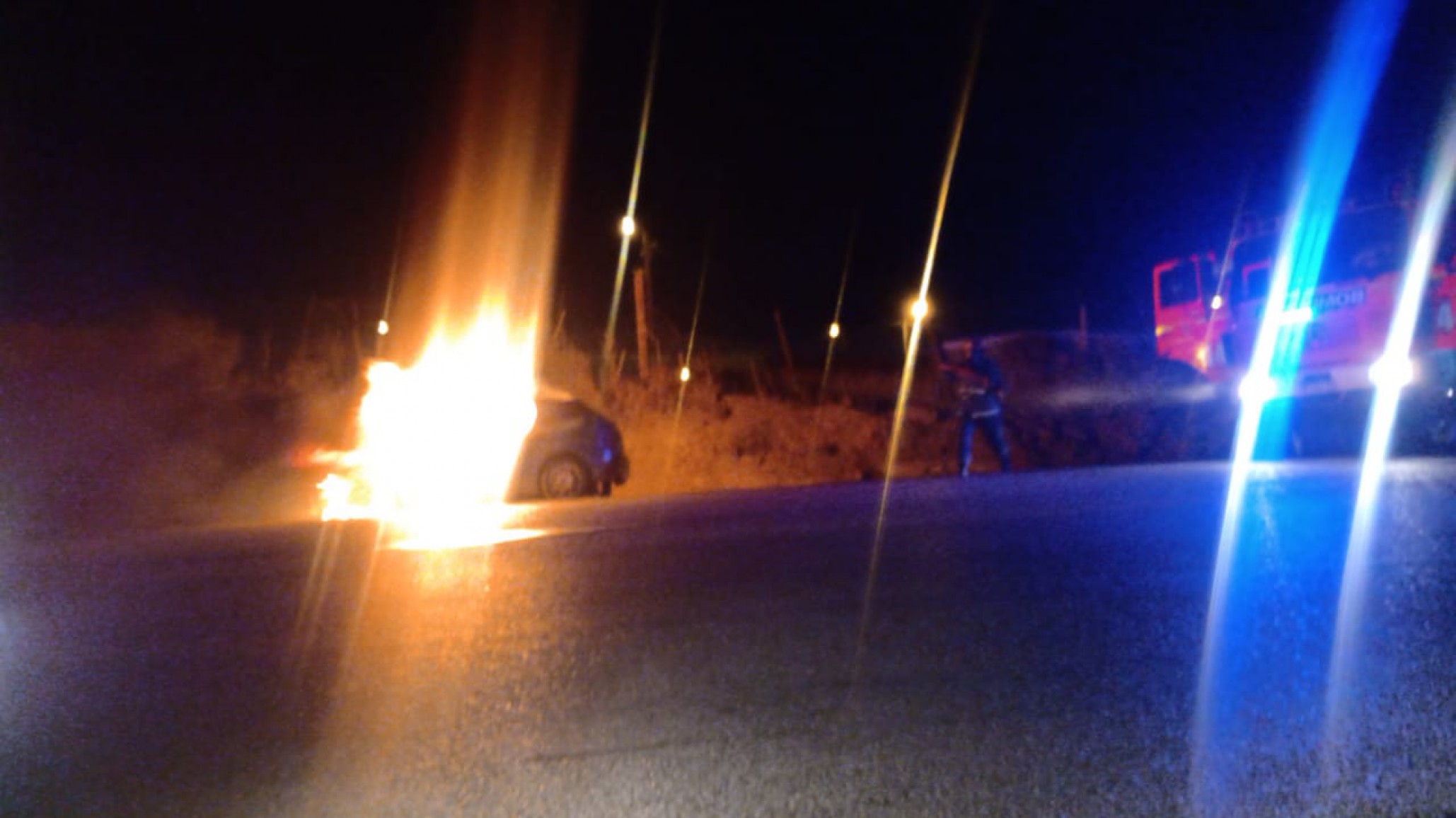 Incendio: Iba circulando y empezó a salir humo del auto