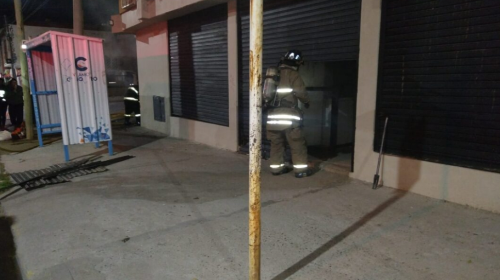 Se incendió rotisería y “el fuego inició por la grasa de campanas de la cocina”