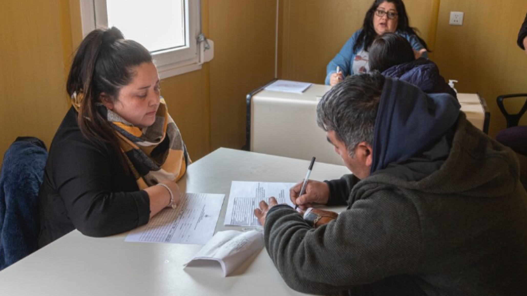 Tierras culminó la recepción de documentación a vecinos de Km 8