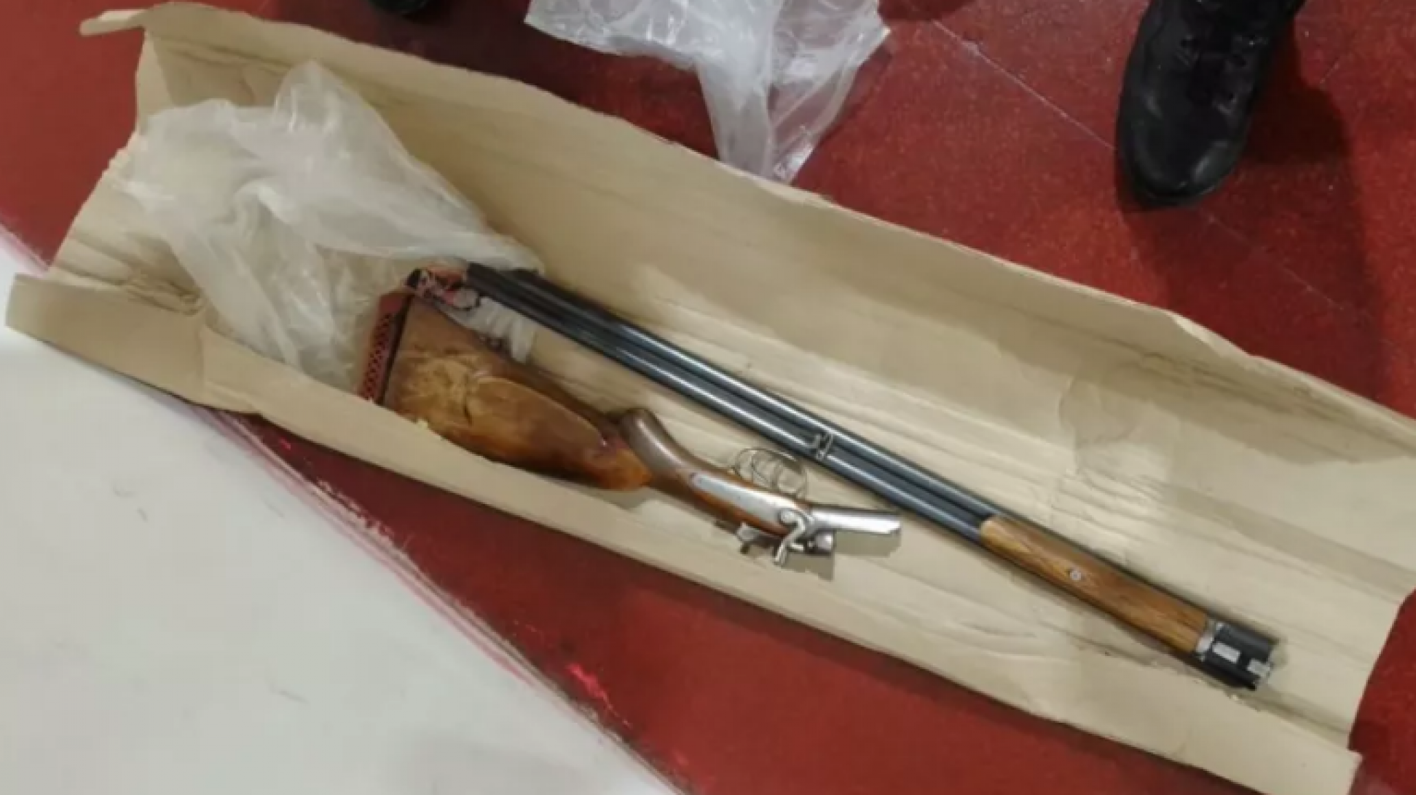 Pasajero octogenario “tenía una escopeta en su equipaje”