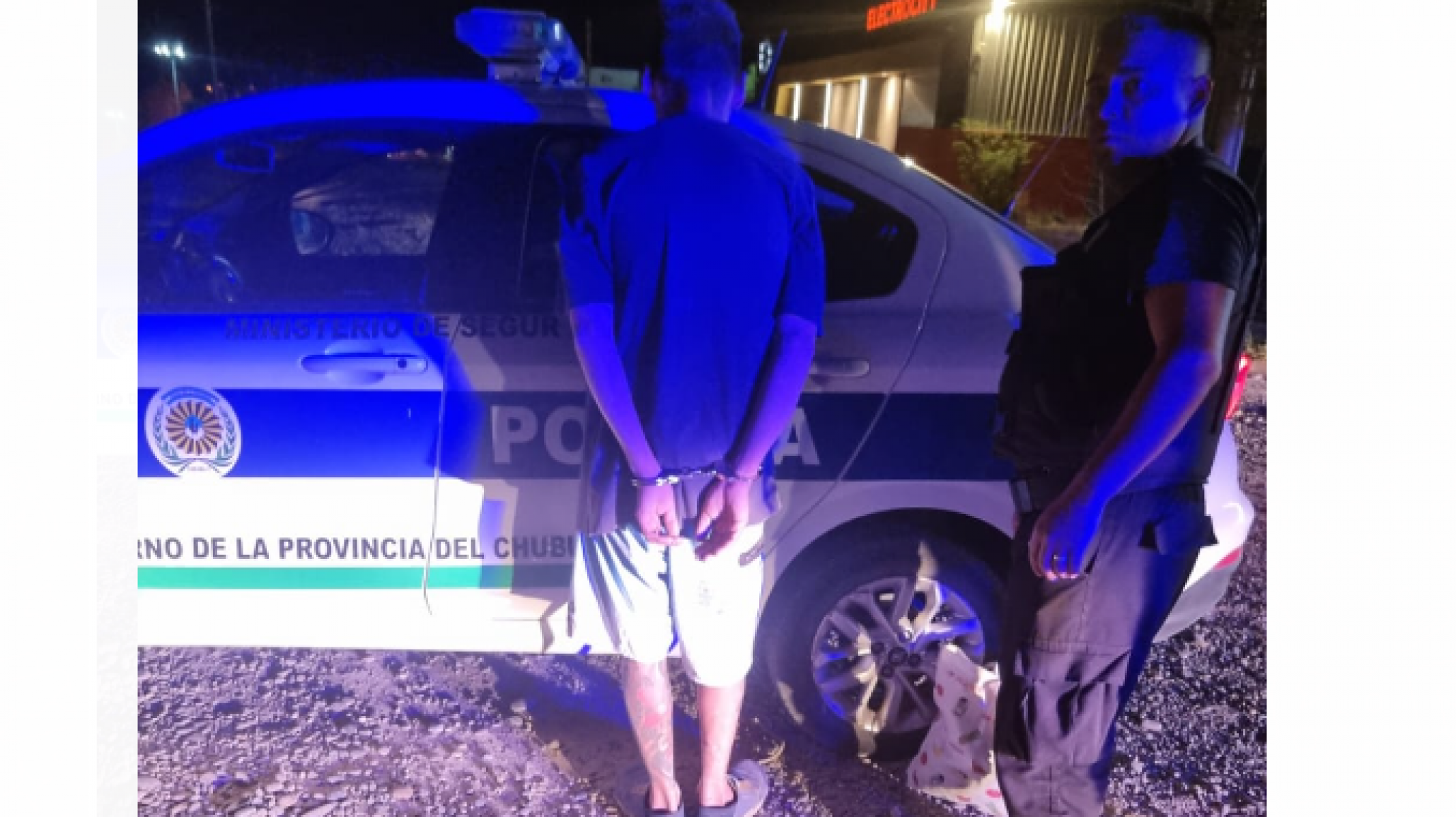 Rompió cristales de una concesionaria y terminó detenido