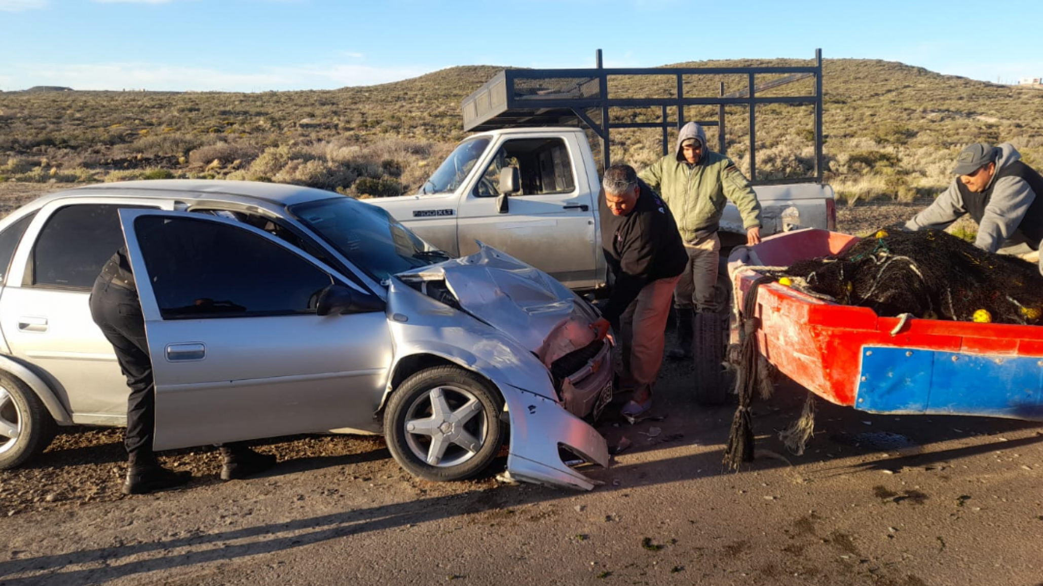 Conductor quiso ingresar al “gauchito gil”, chocó y un joven terminó en el hospital