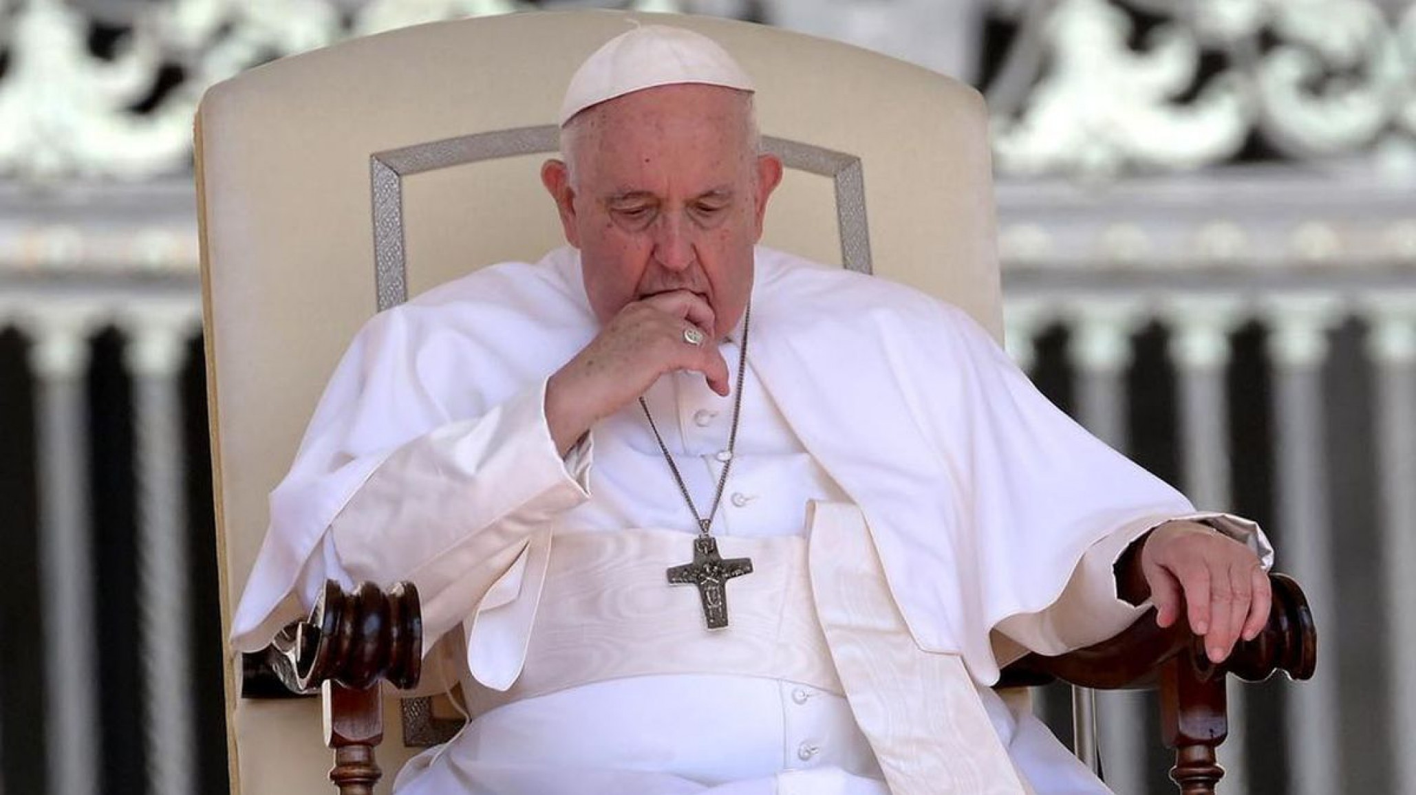 El Papa Francisco envió un mensaje desde el hospital: "Me siento sostenido por el pueblo de Dios"