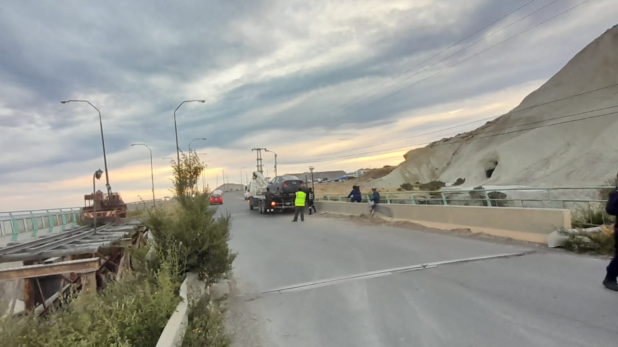 ¡Qué peligro! Manejaba con 1.89 g/l de alcohol en sangre y se despistó en el puente General Belgrano