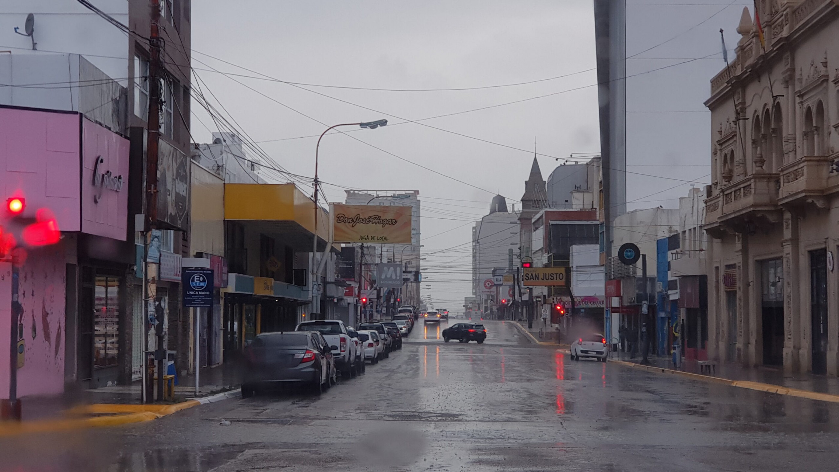 Chaparrones matinales y viento con ráfagas de hasta 50 km/h este jueves en Comodoro
