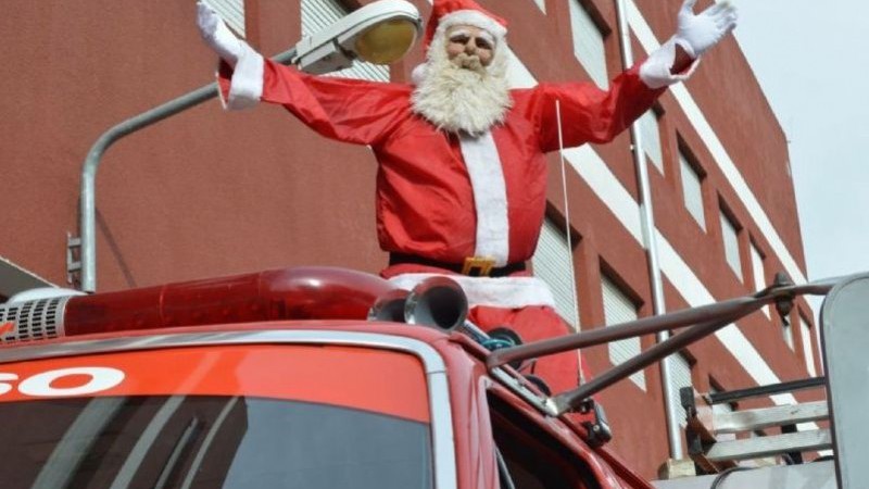 Campaña "Doná caramelos, regalá sonrisas": Bomberos voluntarios por la navidad