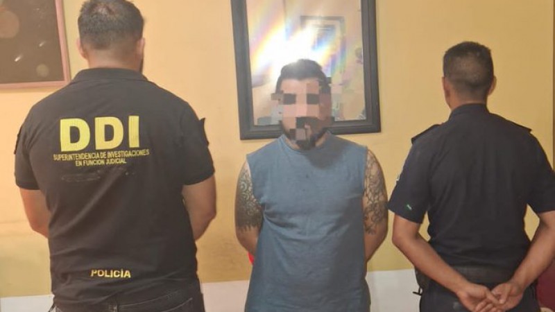 Video: Así llevaba la valija el hijo acusado de descuartizar al padre