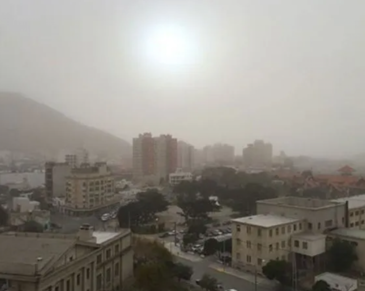 Viernes con cielo algo nublado y sin lluvias en Comodoro