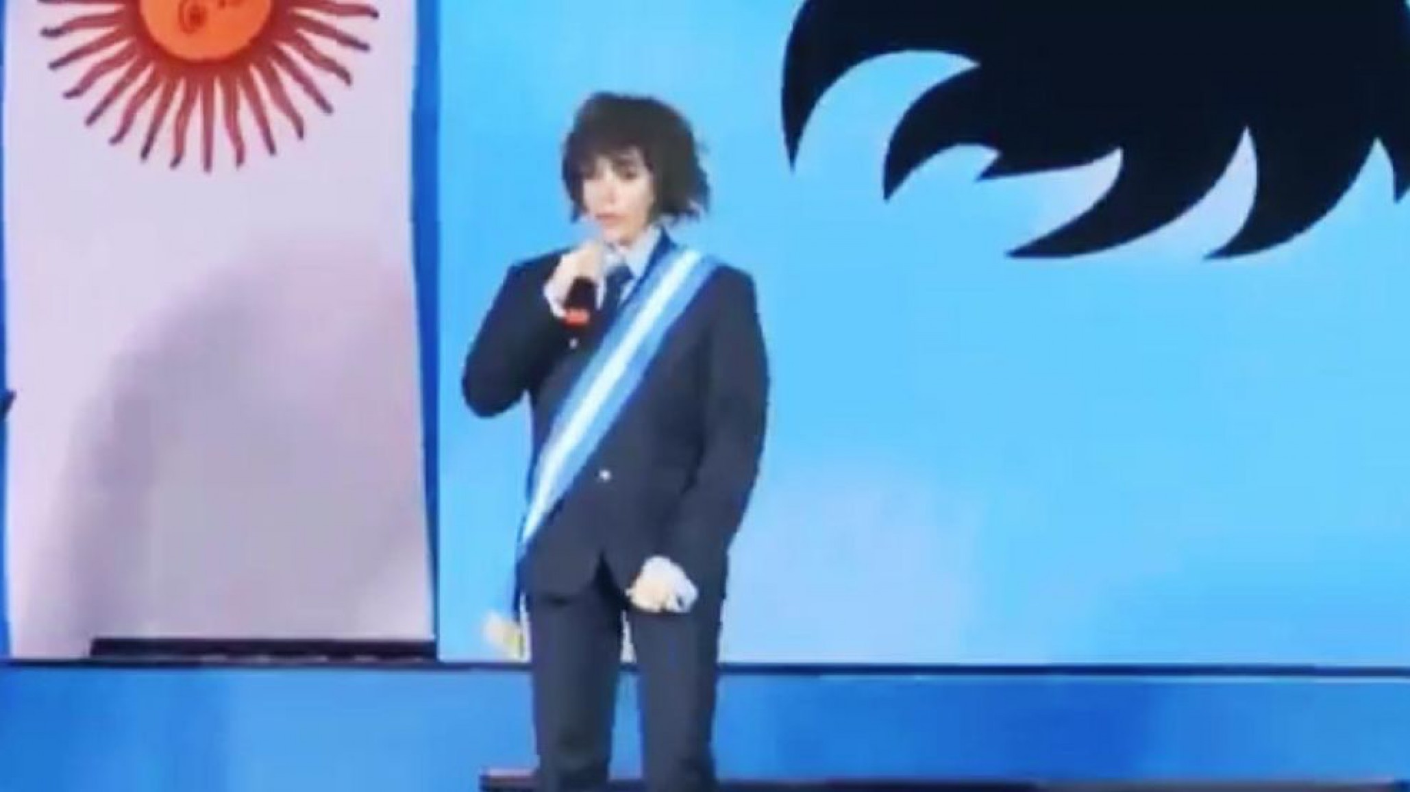 Milei estuvo presente en la función de su pareja, Fátima Florez