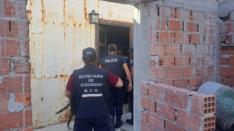 Allanaron domicilios y secuestraron pirotecnia