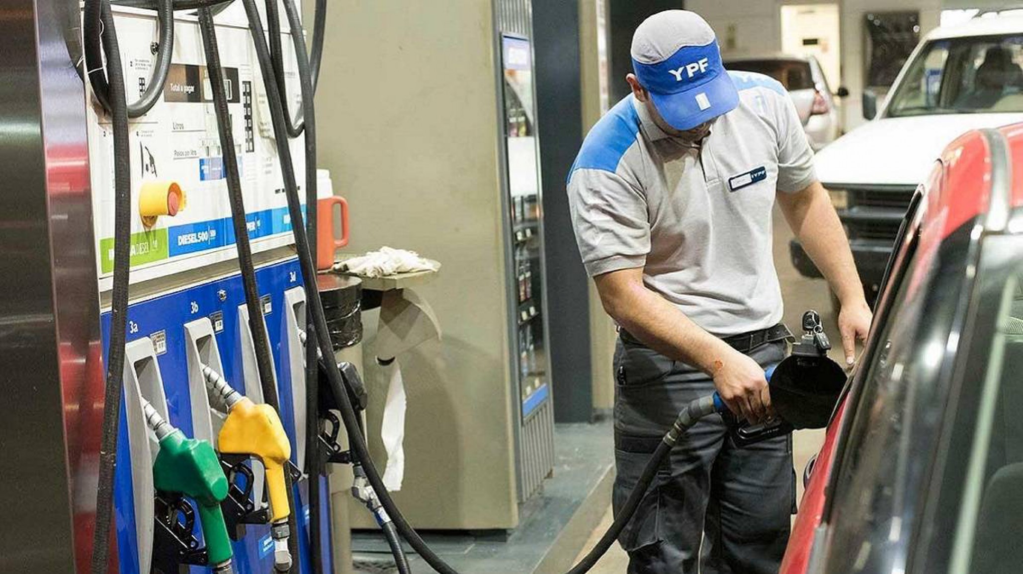 ¡Otra vez! Las petroleras aumentarán el precio de los combustibles un 27%