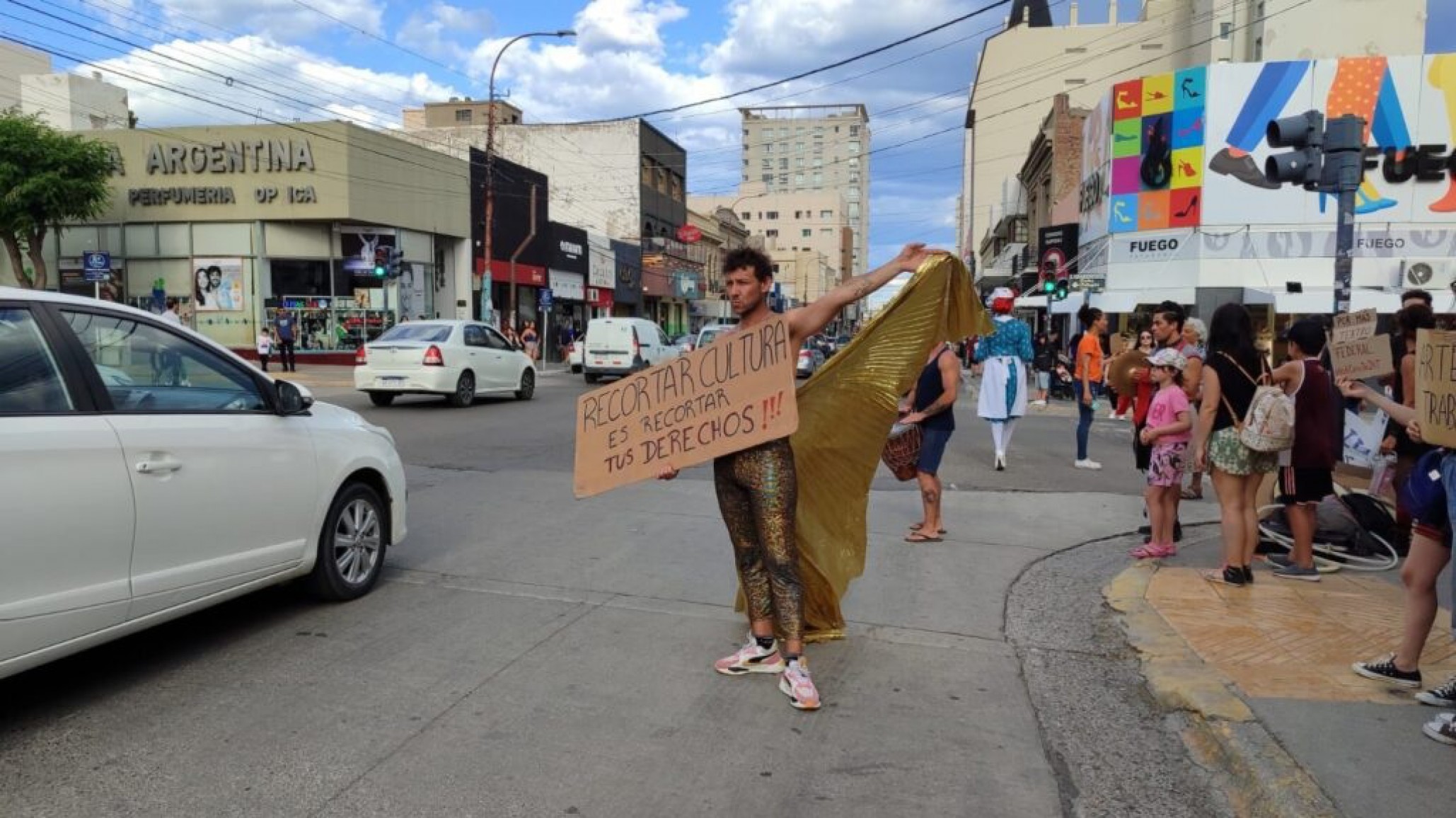 Artistas de Comodoro se suman a la movilización nacional: "convocamos a toda la sociedad"