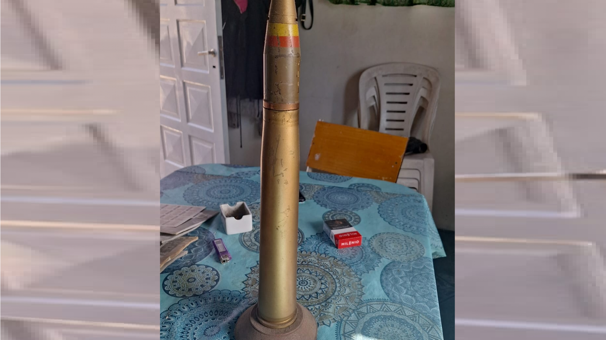 Policías acompañaron a un hombre a retirar pertenencias en la casa de su ex pareja y hallaron una munición antiaérea