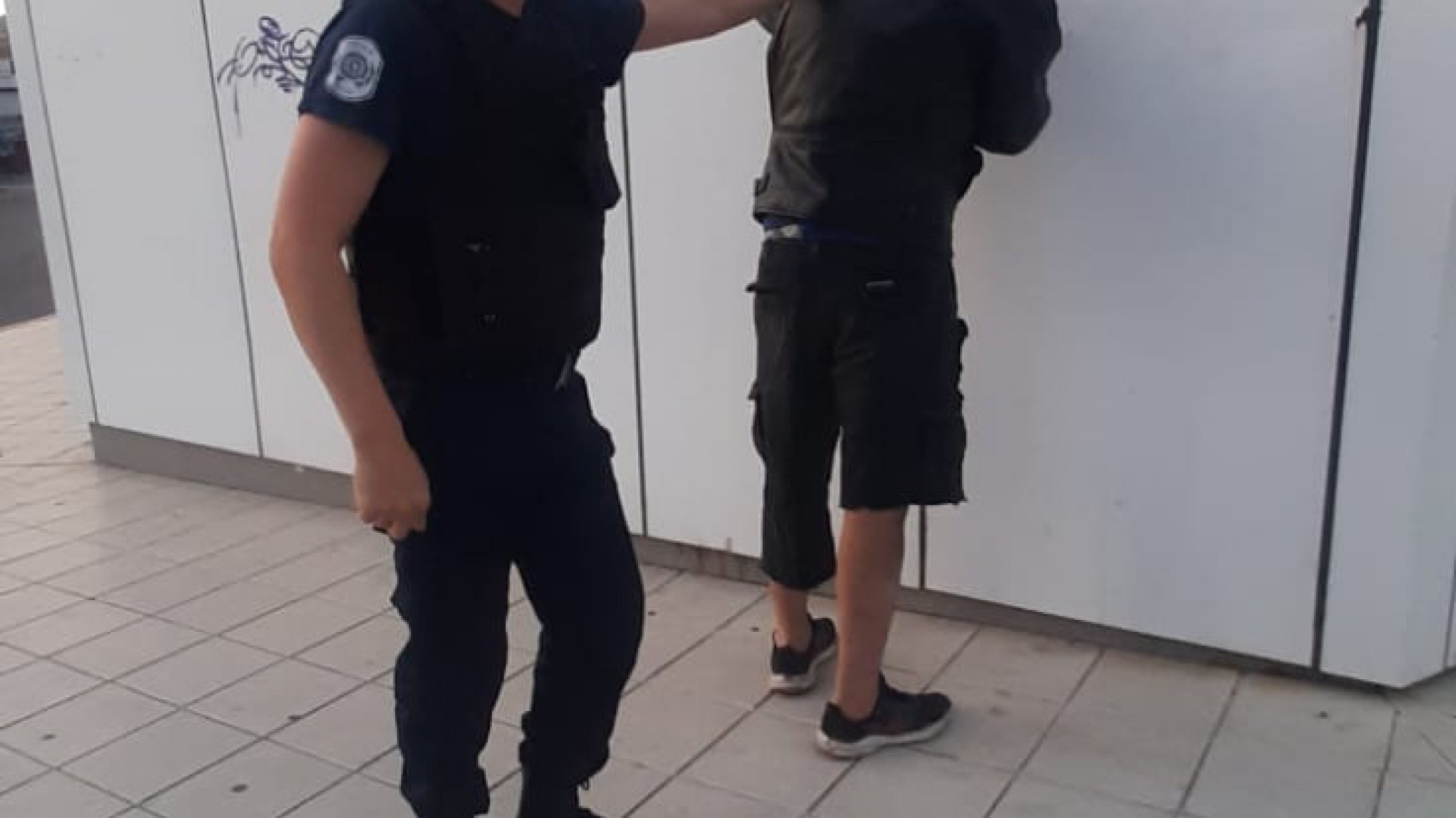 La policía le secuestró el auto a mécanico y él volvió junto a una pareja ¿para robar?