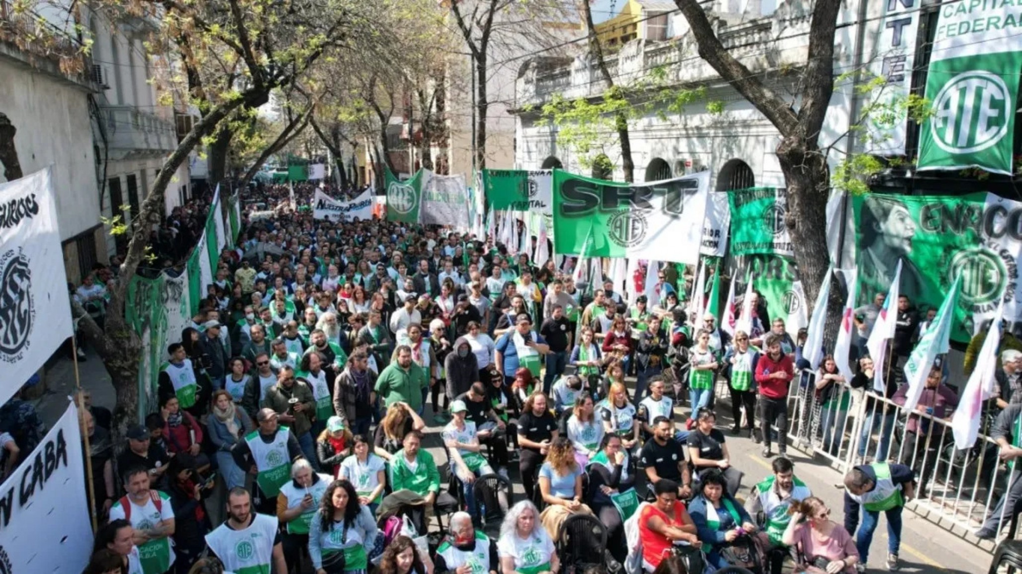 Sindicatos estatales aceptaron el incremento salarial del 16% pero igual irán a paro el miércoles