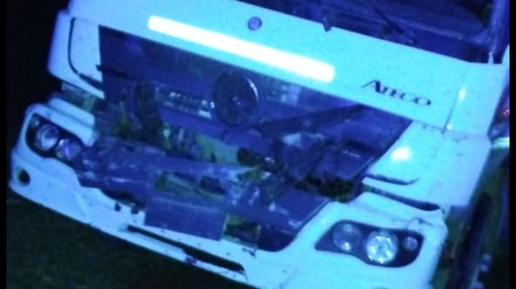 Dos camiones chocaron en la Ruta Nacional N°3: hay una persona herida