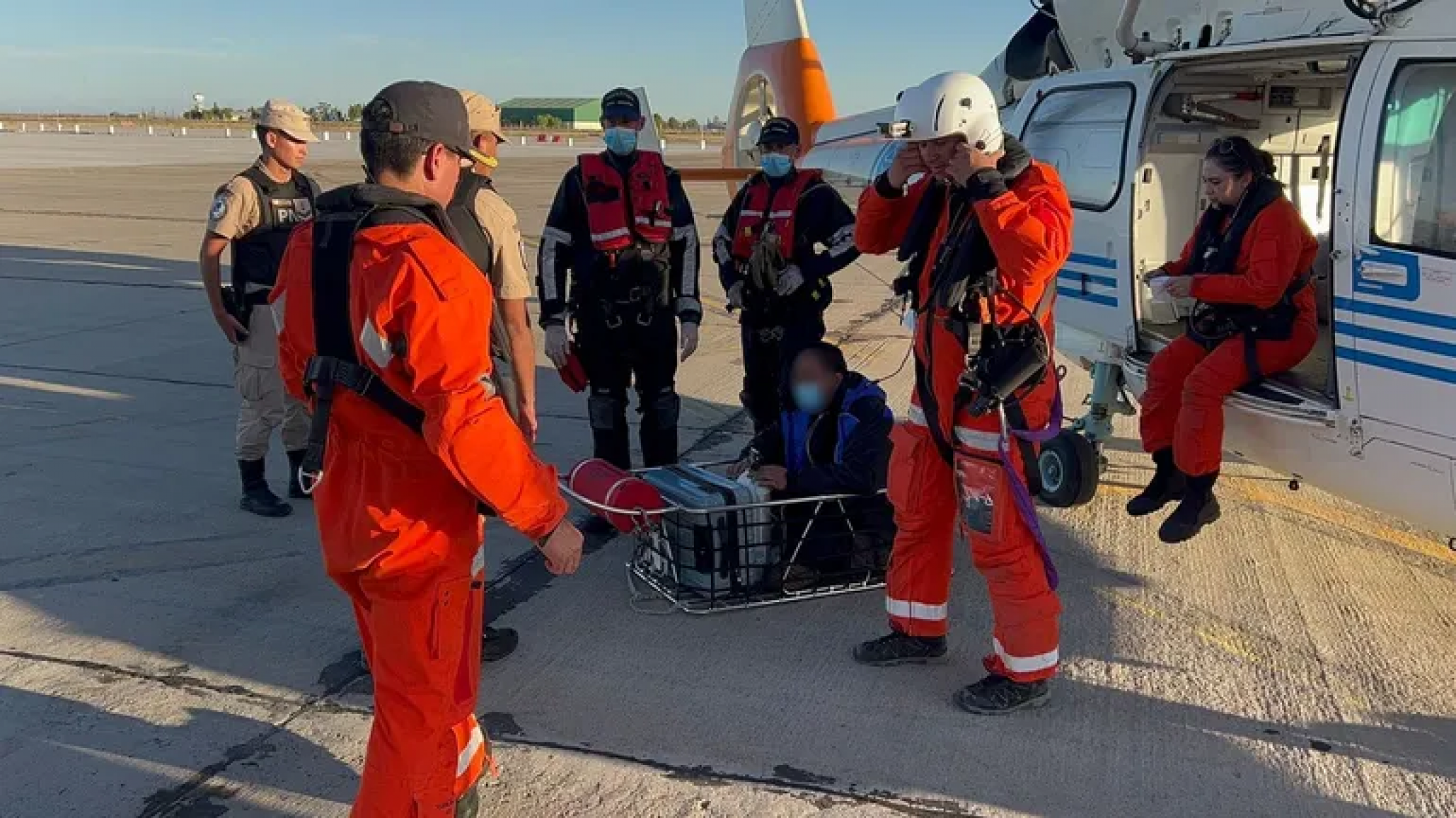 Rescataron a un tripulante coreano desde Comodoro