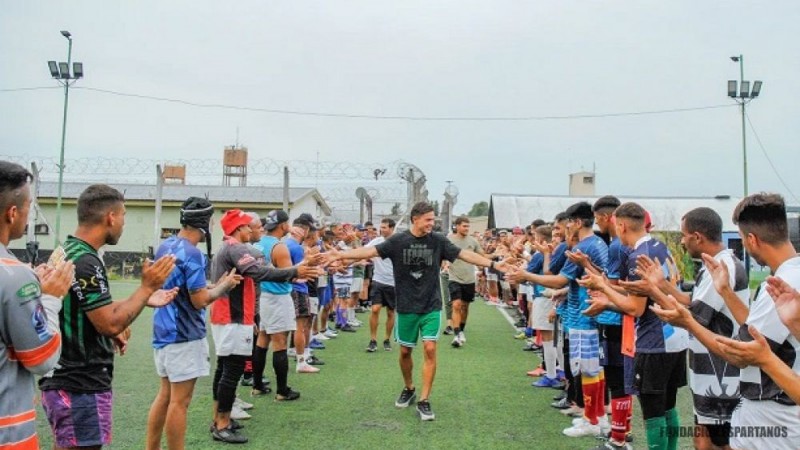 Los Pumas 7s visitaron la Unidad Penal N° 48 por un especial motivo: ¿Quiénes los recibieron?
