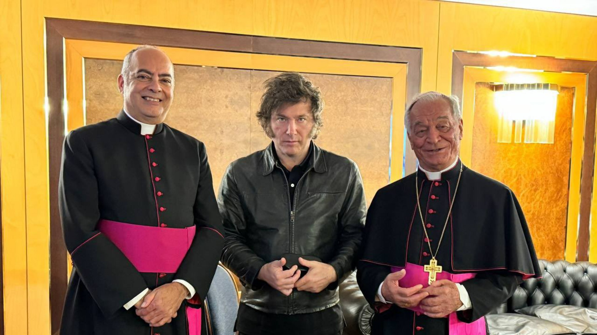 Milei llegó a Roma para reunirse con el Papa y el presidente de Italia