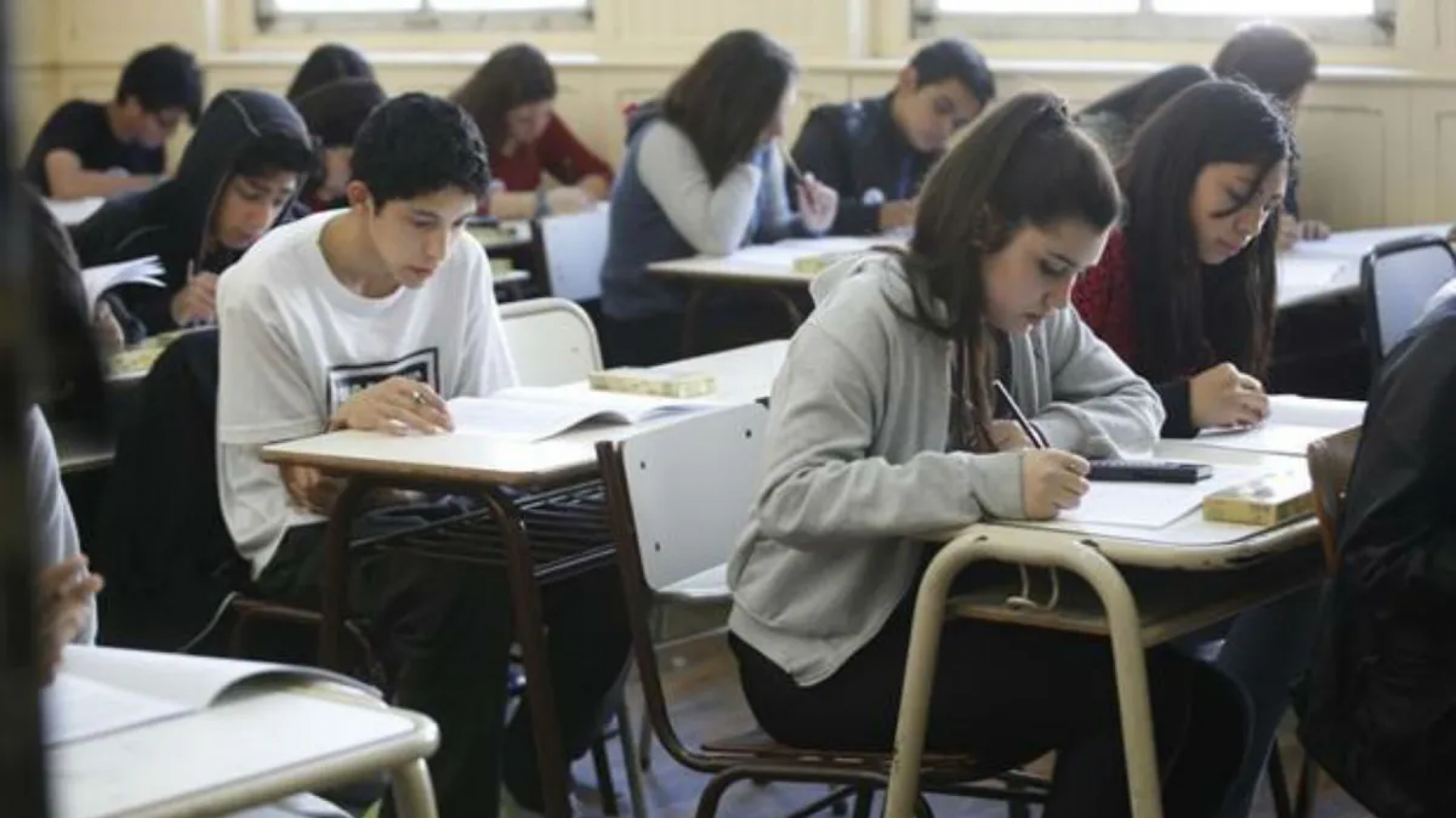 Milei lanzó los vouchers educativos para comprar útiles y pagar cuotas de escuelas
