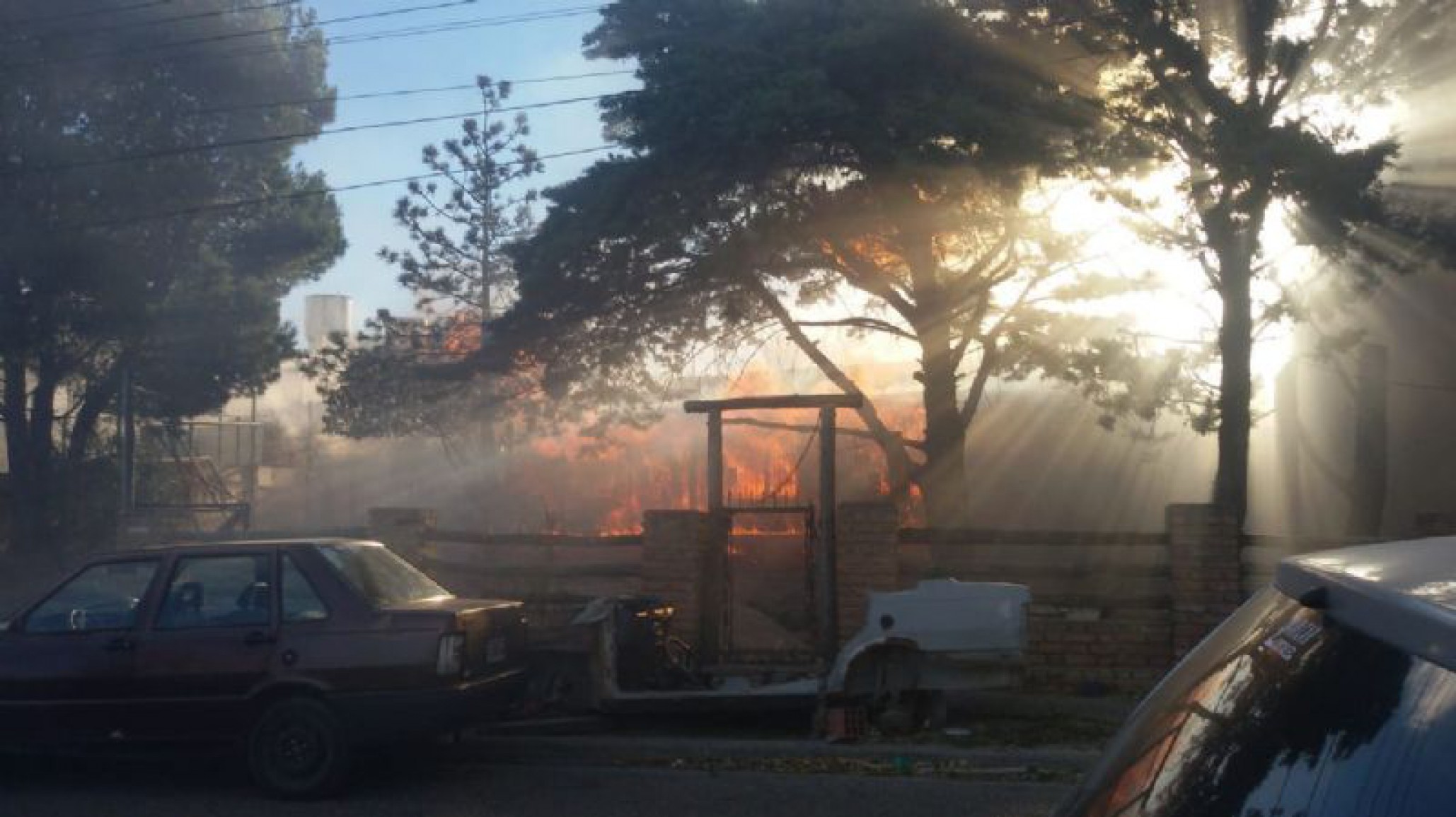 Incendio en Rincón del Diablo, una persona intoxicada