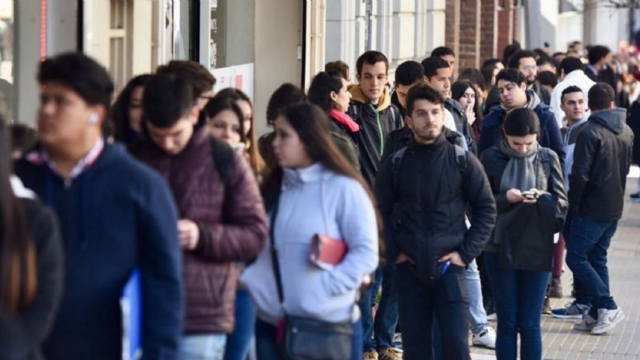 La desocupación volvió a los dos dígitos
