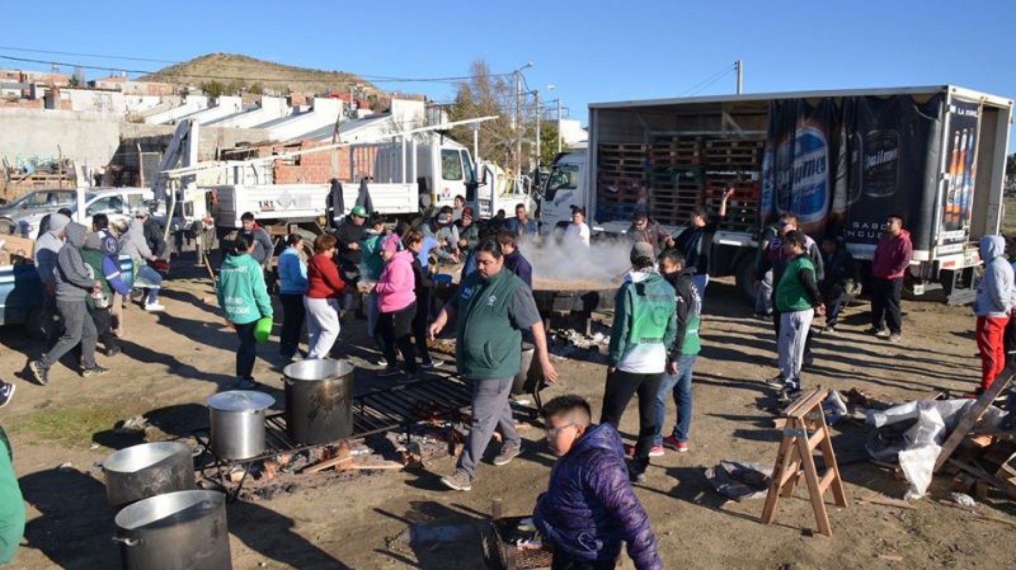 La olla solidaria móvil estuvo en Barrio Moure