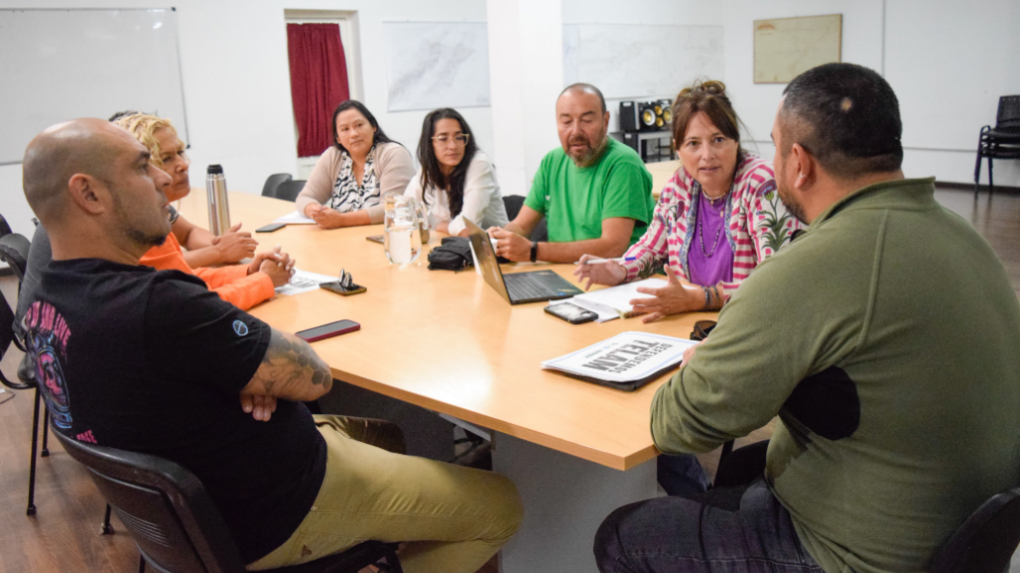 Concejales de Arriba Chubut se reunieron con trabajadores de medios públicos ante la preocupación por el cierre de los mismos