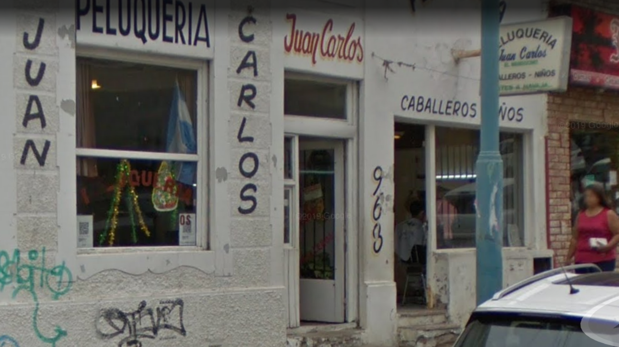 El dolor de un peluquero que hace 40 años está en el centro "Me robaron 8 veces"