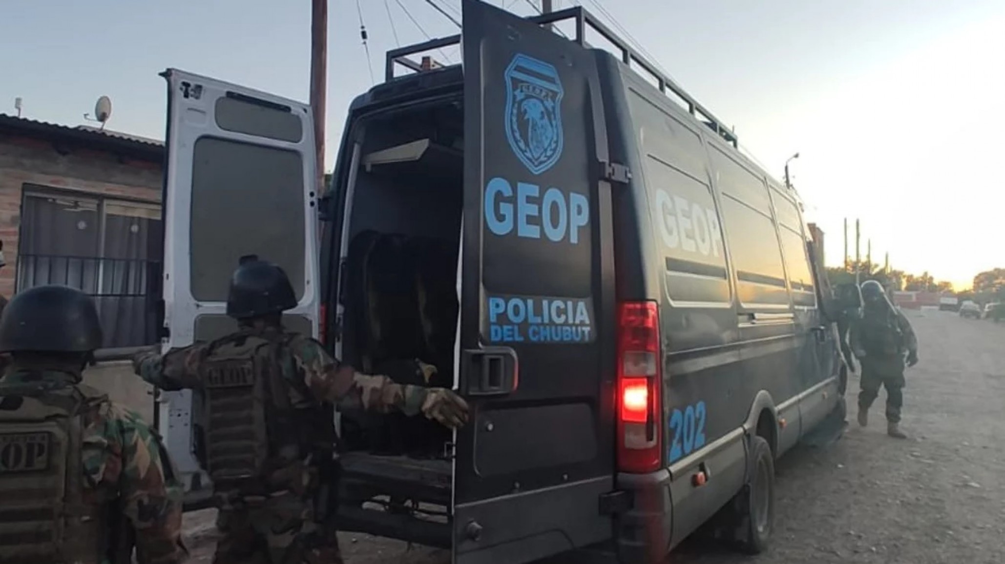 Detuvieron al hombre que amenazó con un arma a la compañera de su hija que le hacía bullying