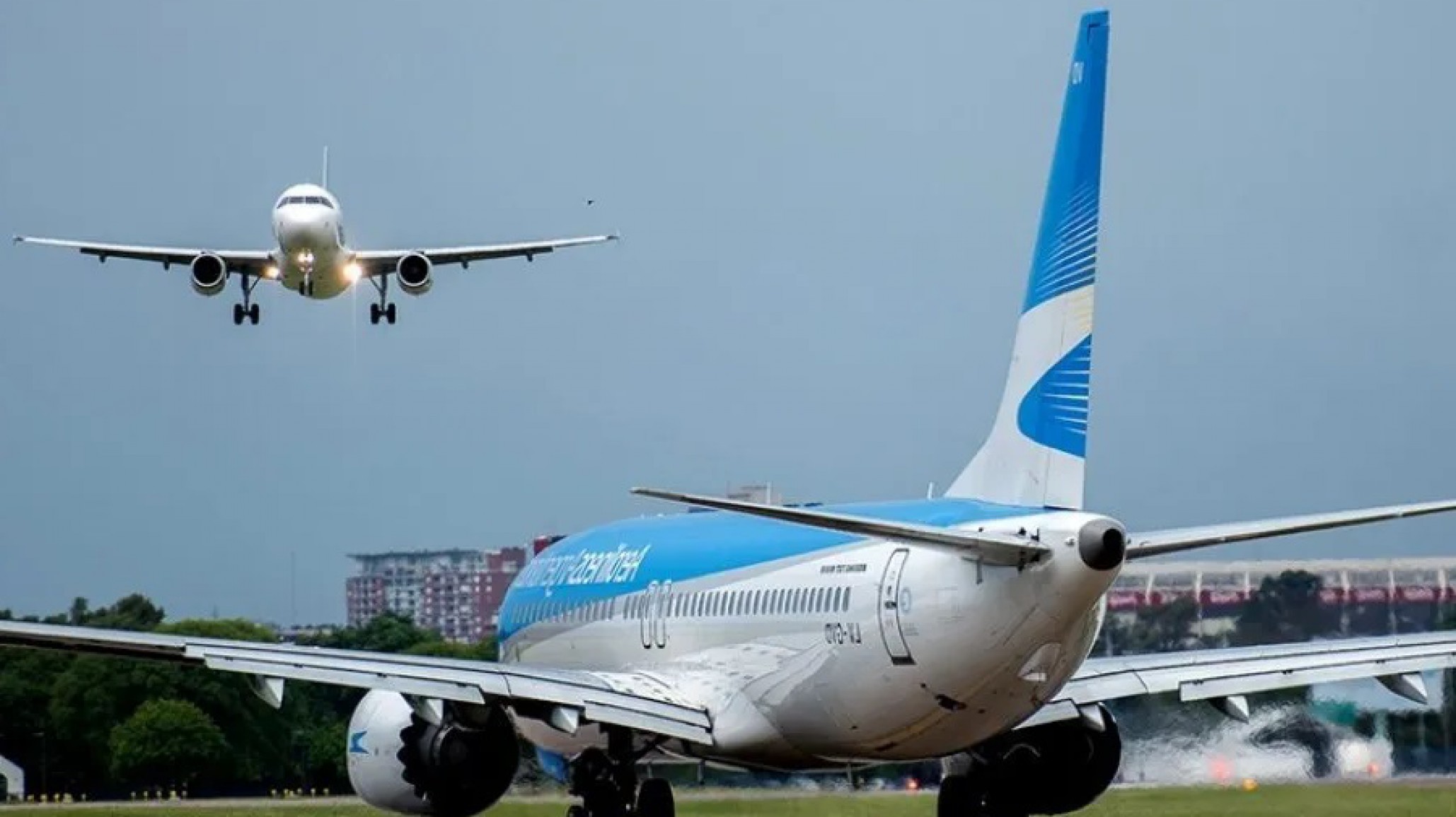 Hay acuerdo y se levanta el paro de aeronautas: ¿vuelos garantizados?