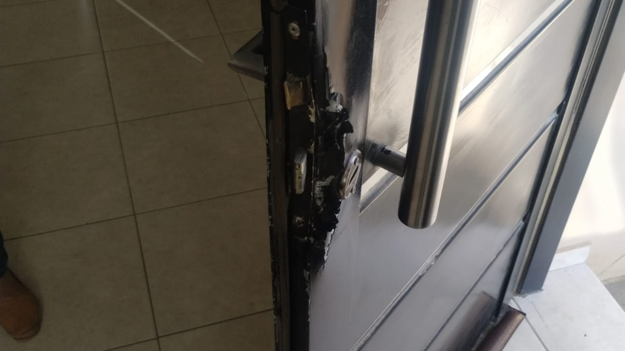 Inseguridad en Rada Tilly: Le violentaron una puerta y le robaron