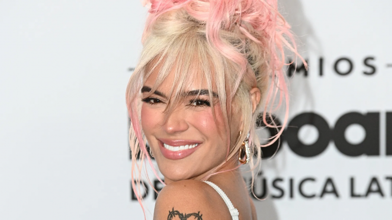 Karol G invitó a 500 policías a sus conciertos: ¿Por qué?