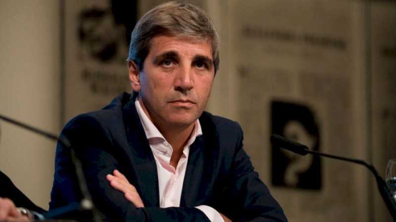 Escracharon a Luis Caputo en Estados Unidos: "disfrutando la plata que no es tuya"