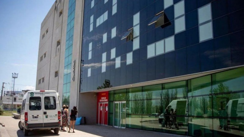 Internaron a dos bebas por golpes y fracturas: sus padres quedaron detenidos